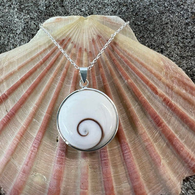 Sterling Silver Shiva Shell Round Pendant