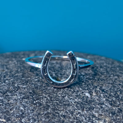STERLING SILVER HORSE SHOE RING